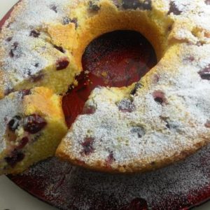 Ciambella allo yogurt con uva