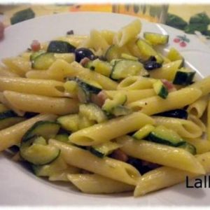 Condimento di zucchine e pancetta