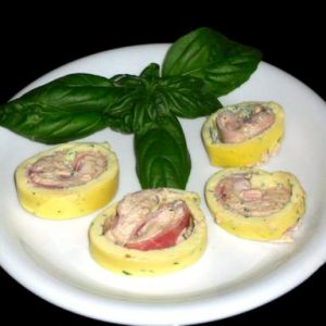 Rotolo di frittata farcita