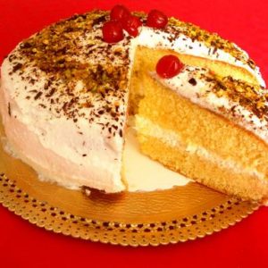 Torta con panna e ricotta