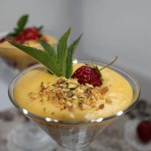 Zabaione con fragole e pistacchi